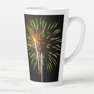 Caneca De Café Latte Celebração de Feriado com Fogos de Artifício Verde