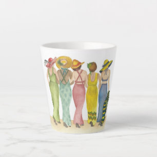 Caneca De Café Latte Cinco amigas de Beach Babe se divertindo