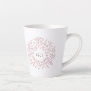 Caneca De Café Latte Círculo de folhas cor-de-rosa empoeiradas monogra