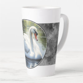 Caneca De Café Latte Cisne elegante está nadando na água