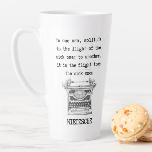 Caneca De Café Latte Citação em preto e branco SOLITUDE de Nietzsche