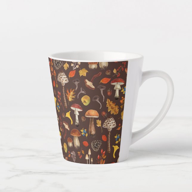 Caneca De Café Latte Cogumelos selvagens sobre marrom (Direita)