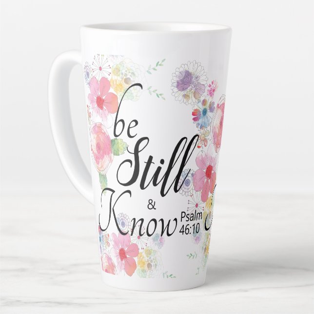 Caneca De Café Latte Conhecer Versículo Bíblico 46:10 (Ângulo esquerdo)