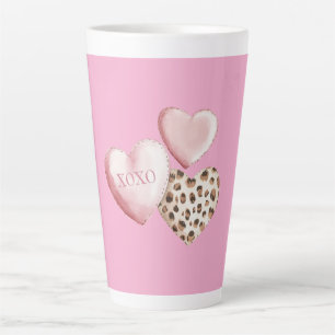 Caneca De Café Latte Corações de Impressão do Leopardo XOXO Rosa