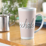 Caneca De Café Latte Cota de Exalar Rosa Moderno do Pastel<br><div class="desc">Cota de Exalar Rosa Moderno do Pastel</div>