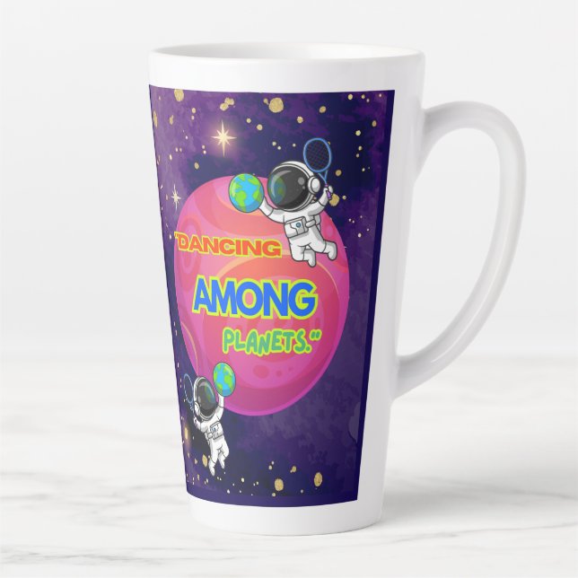 CANECA DE CAFÉ LATTE DANÇANDO ENTRE PLANETAS (Direita)
