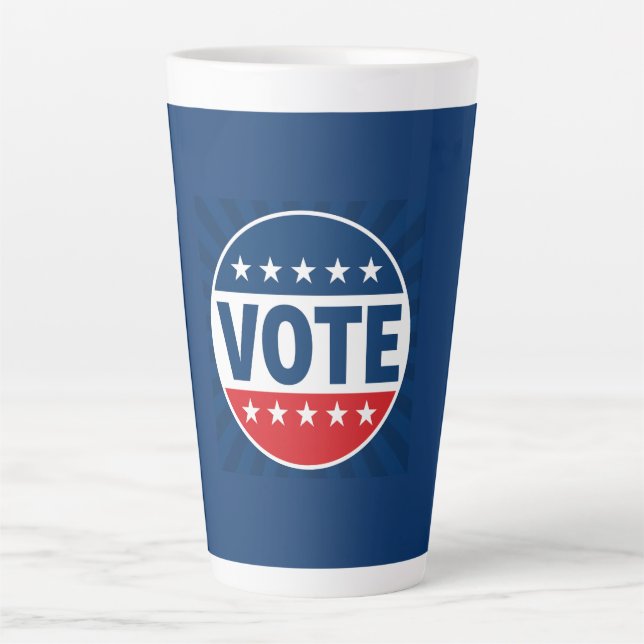 Caneca De Café Latte Design de Crachá de Campanha VOTE Bold (Frente)