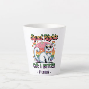 Caneca De Café Latte Direitos iguais - Orgulho LGBTQ de Gato Branco Eng