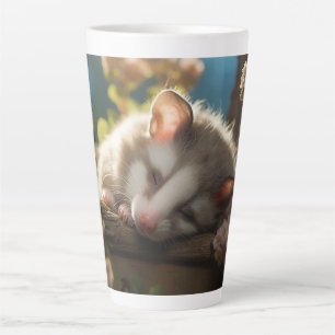 Caneca De Café Latte Dormindo no jardim, um gambá bonito