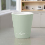Caneca De Café Latte Elegante do Monograma Moderno Minimalista Verde Sa<br><div class="desc">Apresentando nossa Coleção Elegante do Monograma Moderno Minimalista Verde: Elevem sua estética com sofisticação serena e elegância eterno. Nossa coleção mostra designs minimalistas em uma matiz verde tranquila, complementada por monogramas refinados adaptados ao seu estilo pessoal. De papelaria polida a acessórios versáteis, cada peça da nossa coleção é meticulosamente trabalhada...</div>