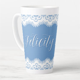 Caneca De Café Latte Elegante Renda Sobre Azul Poeirento Rústico
