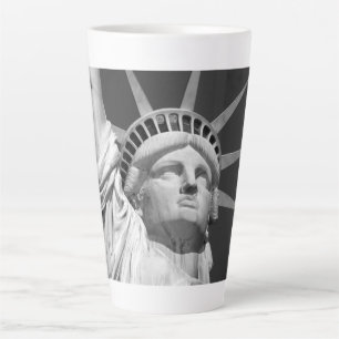 Caneca De Café Latte Estátua Negra e Branca da Liberdade
