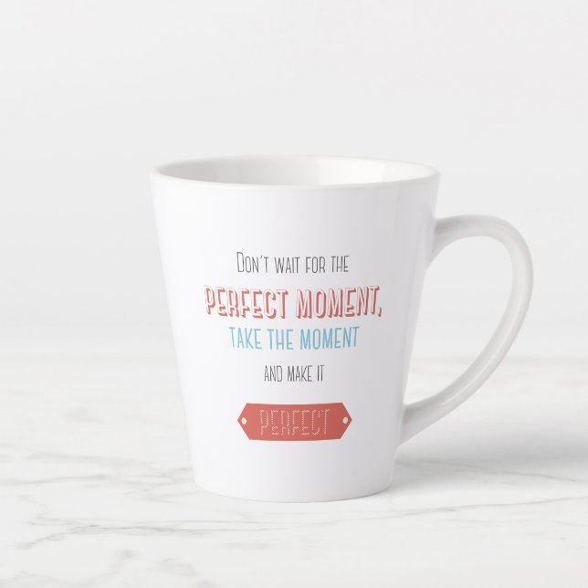 Caneca De Café Latte Estilo retrô tipográfico motivacional (Direita)