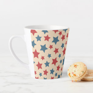 Caneca De Café Latte Estrelas Vermelhas e Azuis, 4 de Julho, Fundo Bege