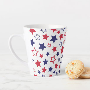 Caneca De Café Latte Estrelas Vermelhas e Azuis, 4 de Julho, Fundo Bran