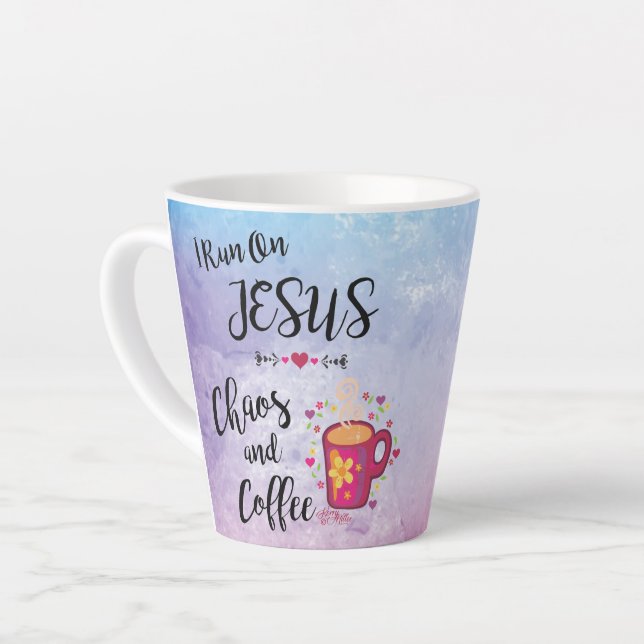Caneca De Café Latte Eu corro em Jesus, caos e café (Ângulo esquerdo)