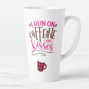 Caneca De Café Latte Eu corro no Caffeine e beijo latte mug