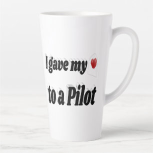 Caneca De Café Latte Eu dei meu coração a um texto preto piloto