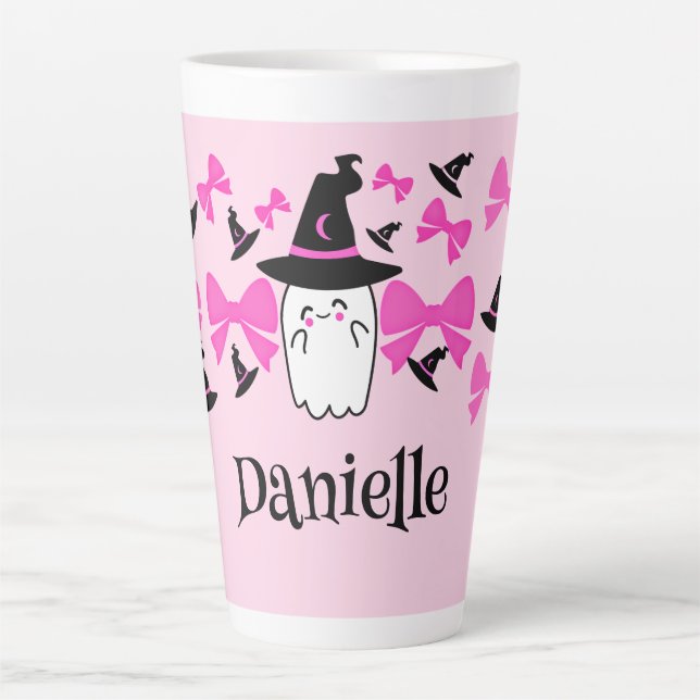 Caneca De Café Latte Fantasma Coquette Rosa com Arcos no Halloween (Frente)