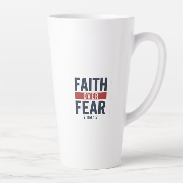 Caneca De Café Latte Fé Sobre o Medo – 2 Timóteo 1:7 (Direita)