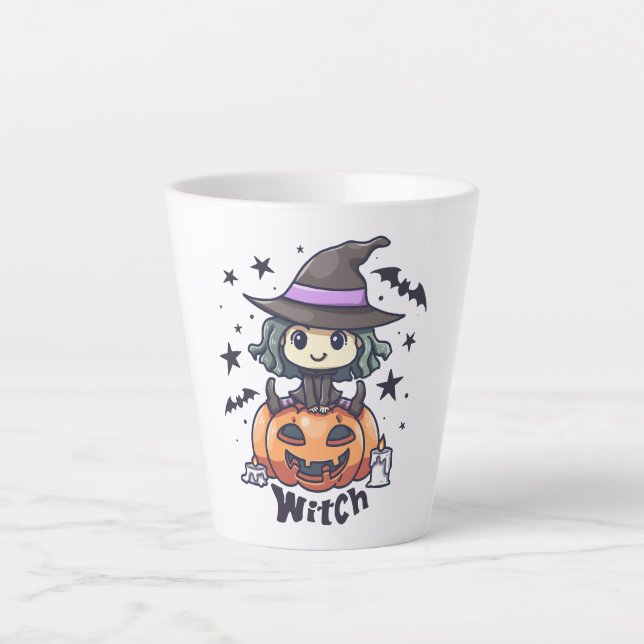 Caneca De Café Latte Feiticeira Bonita Sentada numa Pumpkin - "Bruxa" (Frente)