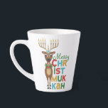 Caneca De Café Latte Feliz Christmukkah Reindeer<br><div class="desc">Rena de Natal com uma menorah Hanukkah para chifres com uma saudação Christmukkah Feliz.</div>