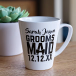 Caneca De Café Latte Festa de casamento Groomsmaid Presente Latão<br><div class="desc">Surpreenda sua criada com sua própria caneca de café! Pode adicionar o nome dela e a data do casamento. Faz uma proposta encantadora para ela e uma manutenção especial do casamento.</div>