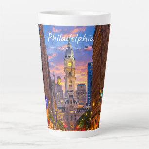 Caneca De Café Latte Filadélfia, EUA - Prefeitura Silhueta ao Crepúscul