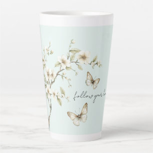 Caneca De Café Latte Flores Brancas de Hortelã Borboletas