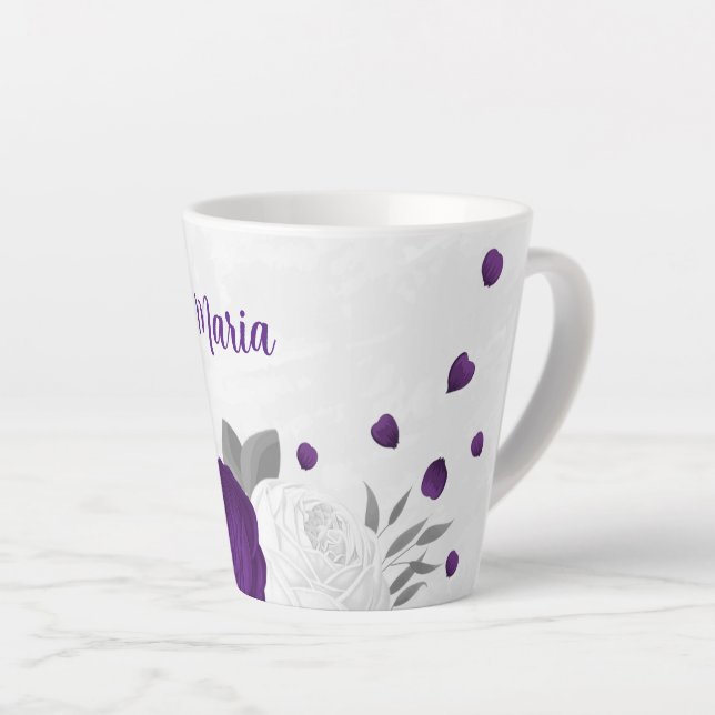 Caneca De Café Latte flores brancas roxas casamento botânico prateado (Ângulo direito)