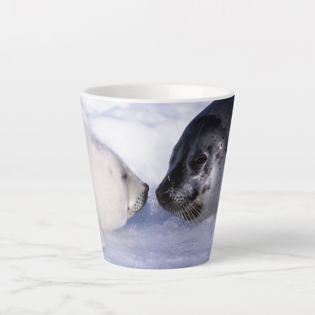 Caneca De Café Latte Foca-aroada mãe com filhote (Frente)