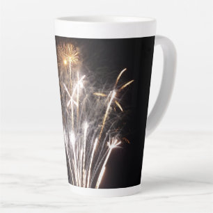 Caneca De Café Latte Fogos de Artifício Brancos e Dourados II Celebraçã