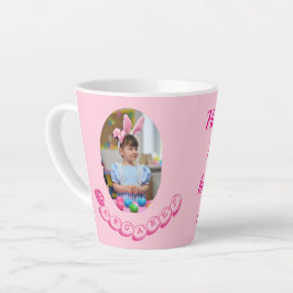 Caneca De Café Latte Foto de menina fofa com ovos de Páscoa e nome