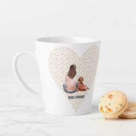 Caneca De Café Latte Garota marrom sentada com seu cachorro-marrom