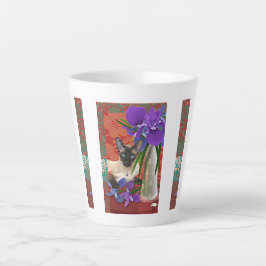 Caneca De Café Latte Gato Siamês Elegante com Iris Floral Mug