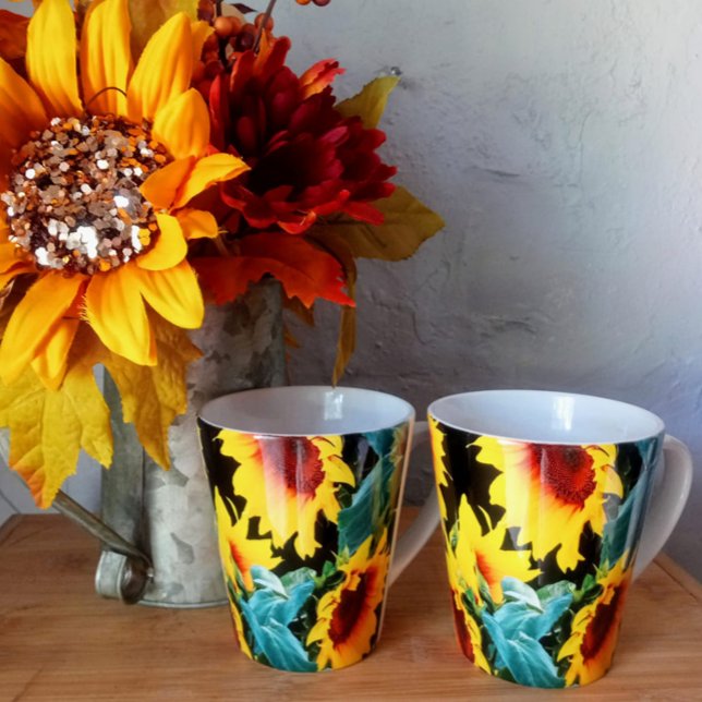 Caneca De Café Latte Girassol Amarelo em Caneca de Latte Preta (Criador carregado)