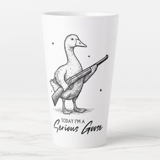 Caneca De Café Latte Hoje eu sou um ganso de ganso sério com arma (Frente)