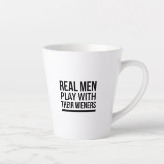 Caneca De Café Latte Homens de verdade brincam com seus cunhados
