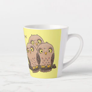 Caneca De Café Latte Imagem de desenho animado de uma coruja de bebê bo