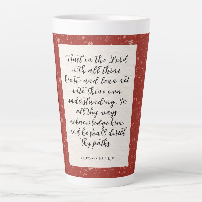Caneca De Café Latte Imagem do versículo da Bíblia Provérbios 3:5-6 KJV (Frente)