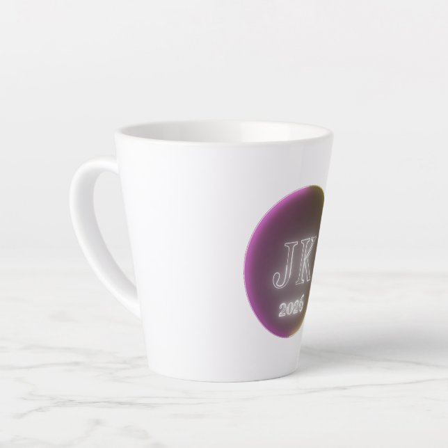 Caneca De Café Latte JK 2026 Latte Mug (Ângulo esquerdo)