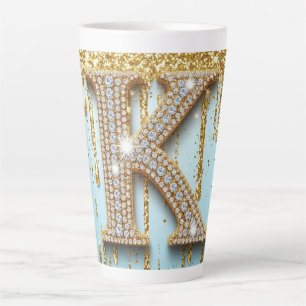 Caneca De Café Latte Letra K de Diamante de Luxo em Fundo de Brilho Dou