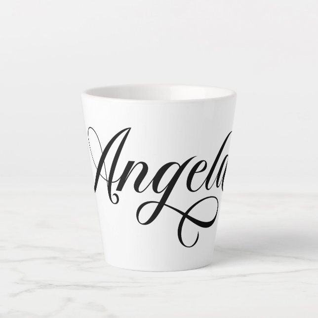 Caneca De Café Latte Letras Elegantes Pretas Angela (Frente)