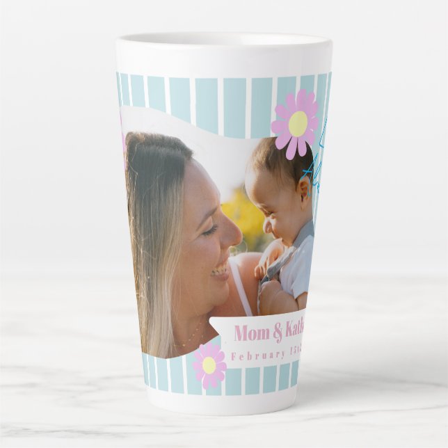 Caneca De Café Latte Mãe Amor Stripes Daisy Foto Floral Azul (Frente)