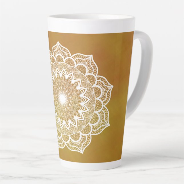 Caneca De Café Latte Mandala Branco em Fundo Dourado (Ângulo direito)