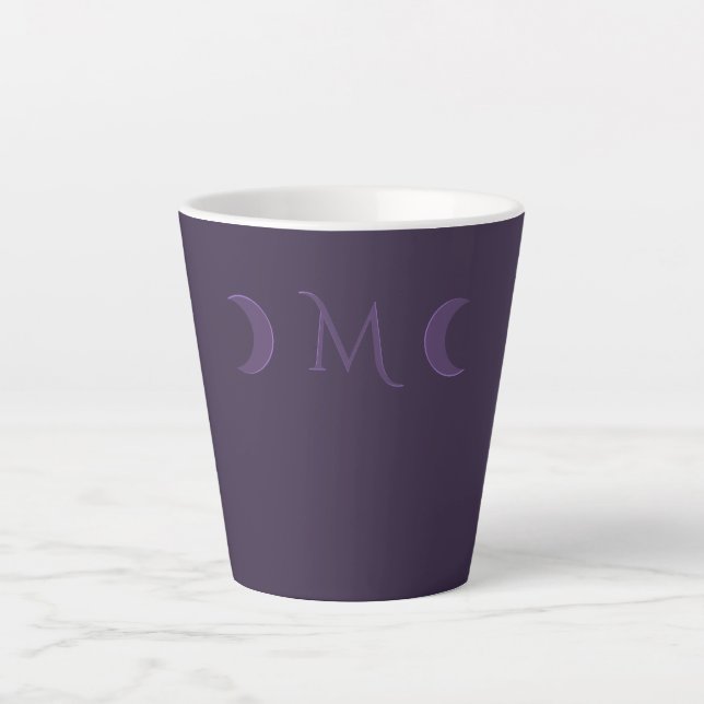 Caneca De Café Latte Monograma das luas violetas empoeiradas (Frente)