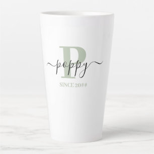 Caneca De Café Latte Monograma de Poppy em Script Elegante Prata Verde