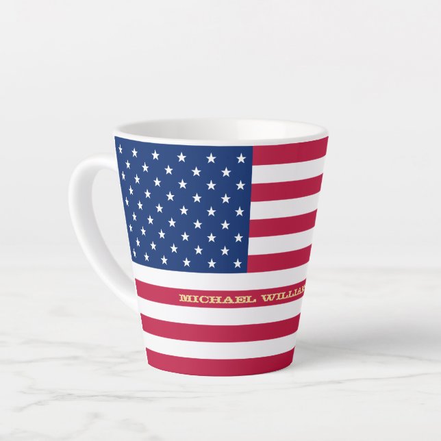 Caneca De Café Latte Monograma Patriótico Personalizado do Bandeira Ame (Ângulo esquerdo)