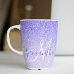 Caneca De Café Latte Nome Personalizado da Glitter Roxo Moderno<br><div class="desc">Apresentando nossa coleção de produtos modernos e glamourosos: "Modern Purple Glitter Sparkles Personalised Name". Esses itens atraentes são projetados para adicionar um toque de elegância e personalização à sua vida. Com um brilho púrpura mesmerante e um filme de brilho, nossos produtos são perfeitos para aqueles que amam um pouco de...</div>