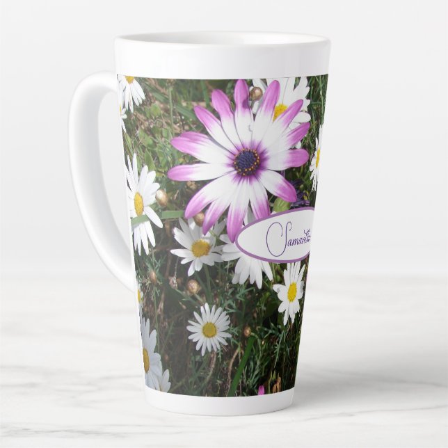 Caneca De Café Latte Nome Personalizável de Jardim de Flores Brancas Ro (Ângulo esquerdo)